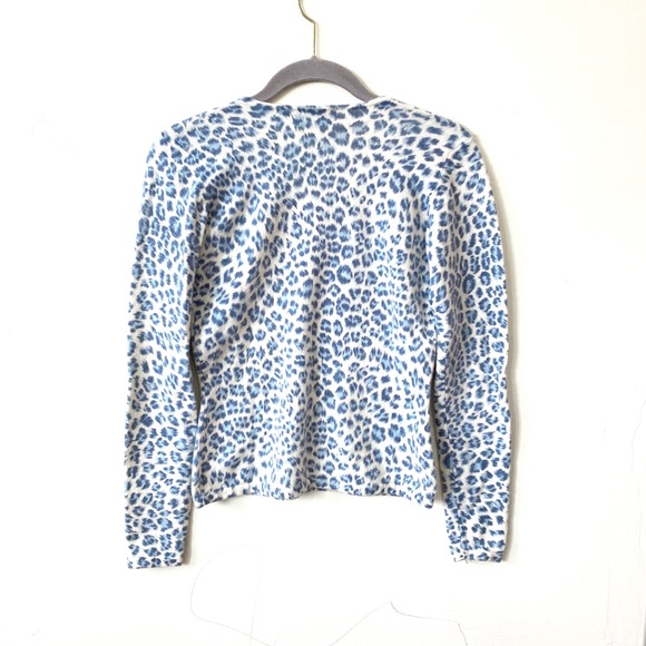 Neiman Marcus NWOT 100% Cashmere Blue Leopard Sweater - Picture 5 of 6